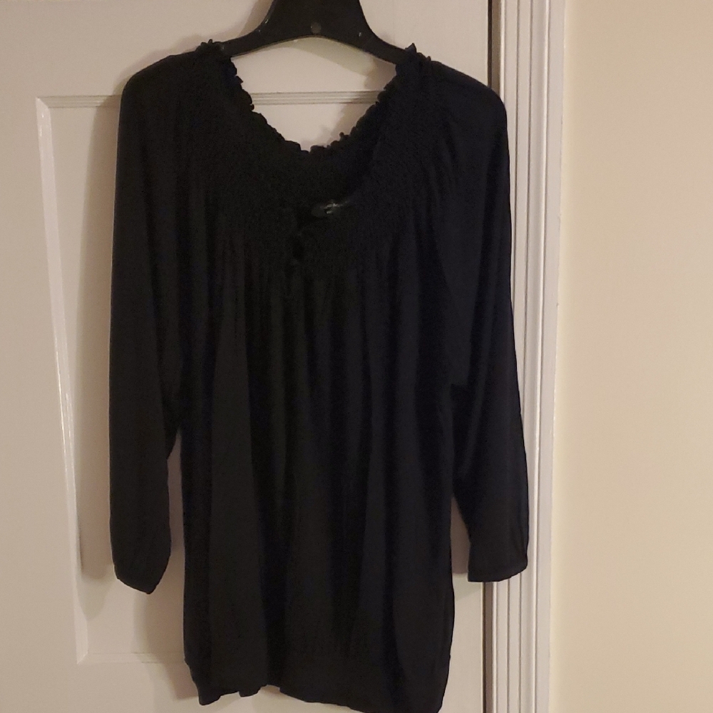 Cable & Gauge Black Ruffled 3/4 Sleeve Tunic